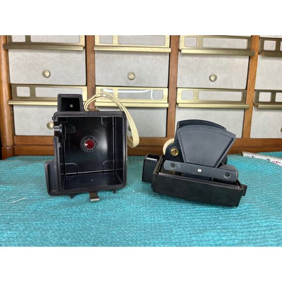 Imperial Debonair 620 Camera Black and red - Picture 8 of 10